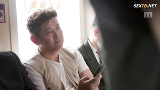 [MIDV-905] A group of people surround a weak-willed big-breasted office lady on the train to work an