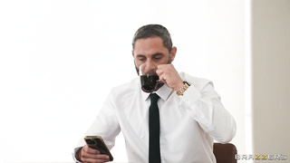 Salazar anal pela manhã