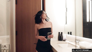 Laynee porn - Shy Brunette Has Unbelievable BBC Adventure (18.10.2025) xxx