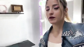 Buscando puerta por puerta a vecinos para sexo anal