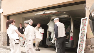 [SONE-954] A company trip filled with old men, where the only woman is a new graduate much younger t