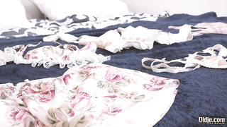 Annabella Blue - Shopping For Love rq