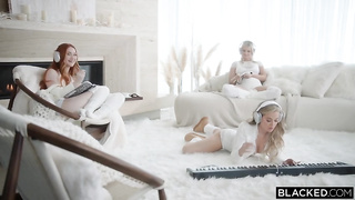 Blake hot, hot hot & Scarlet hot - Hot Girl Trio Have Crazy BBC Orgy (19-11-25)