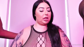 Big Bubble Butt Tattooed bbw Creampied in BBC Threesome - porn Black