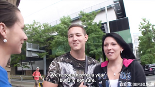 Samantha Bee Couple Swap Outdoor (720)