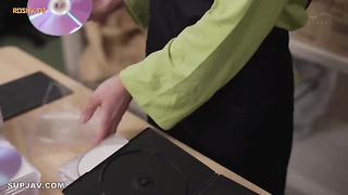 [URE-128] Its fine to be cuckolded. A perverted husband aroused by his wifes infidelity engages in c