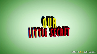 Anna de Ville Aaliyah Hadid Our Little Secret