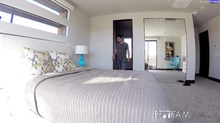 Brandi love-Stepmom plays joystick´s son