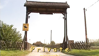 Lost_ Hot Games On The Lust Island (2001, Figlie Di Un Dio Minore) (1080) 3 video