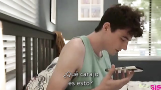 Valerica Stelee - Aprendiendo que es un squirt con mi hermanastra