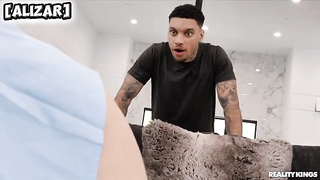 Angel Youngs Ducha de uso libre con una nerd tetona Sub esp