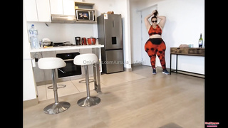 Ursula Suarez back for another workout