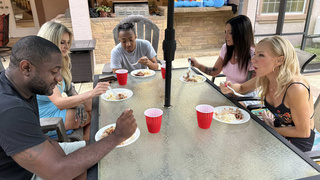 Anastasia Shades - Blonde Bombshell Loves To Fuck In An Open Family (10/1/26)