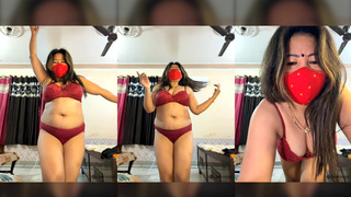 88pink Nepali Randi bhabhi Bra aur panty me sexy dance kiya