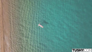 Jessie Ames - Blonde Babe Gives The Gift Of Anal (18.01.2026) 360p rq