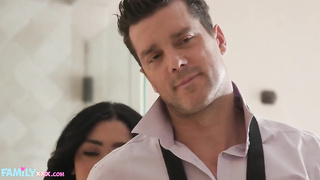 Vanessa Moon ist fucking hard her stapdad