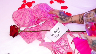 Pibk Mistress Have Suprice In Valentines