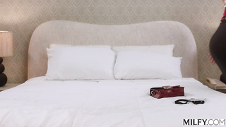 Taylor Vixxen - Foxy Blonde MILF Gets Her Pussy Worked Out In Hot Threesome (21.01.2026) rq