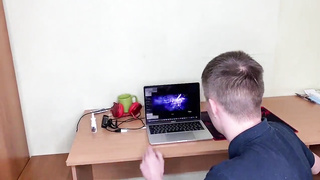 Hot Girl Fucked While Amateur Cuckold Sees Movie