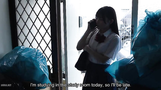 [IPZZ-796] The overly earnest beauty who wants to help her depressed relative’s trash-room uncle wil