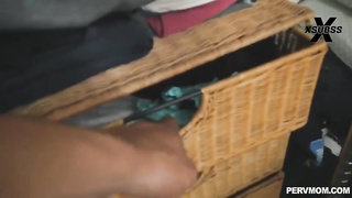 Danica Dillon – Follando a mama mientras habla por telefono con papa sub