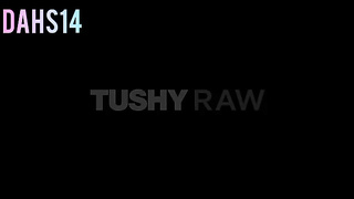 Lily Lou - Over here - Subespañol