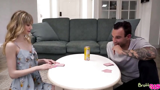 Mackenzie Moss - Jogo com a Meia-irmã - Legendado