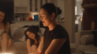 Lesbians having fun together 3274