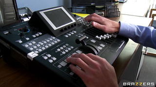 Ava Addams, Lisa Ann vs Sonny Hicks (2013) Ogling in the Office