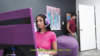 Lina Love gamer