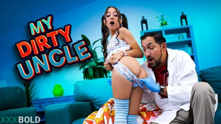 Freya Von Doom: Ayúdame, tío doctor. La pequeña Freya tiene las bragas más mojadas. SUB eSPAÑOL