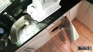 MOFOS I Know That Girl - Playful Pussy (2019) Peter Green, Aubree Valentine 2 video