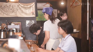 [START-510] College girl with boyfriend pities creepy izakaya boss, lets him grope her tits out of s