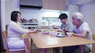 [ROE-463] I found my stepmom’s arousal switch and made her climax wildly by ravaging her huge areola