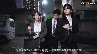 [WAAA-492] On a business trip, my female boss gets turns into a seductress She and another woman fig