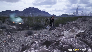 Angela White y Luna Star - brazzibots