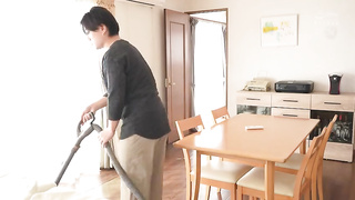 [JUR-678] “Yuu-kun papa, let’s do something naughty behind your wife’s back” Monthly lewd creampie r