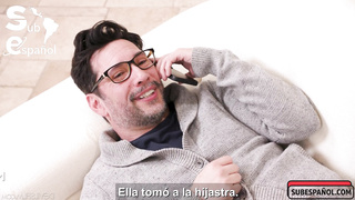 Linda chica le gusta el anal de su padrastro - River Lynn - sub español