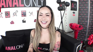 linda lan, linda lets you in from behind