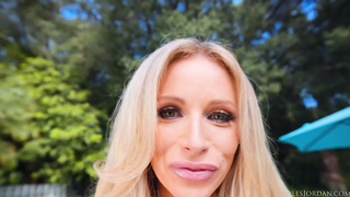 Danielle Renae - Busty MILF Danielle Renae Spreads Her Ass Wide For Manuel Ferrara (13.03.2026) rq