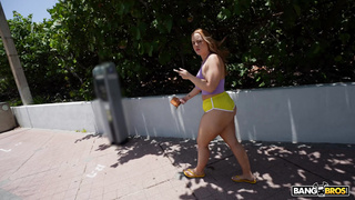 I fucked my new neighbours inside my car