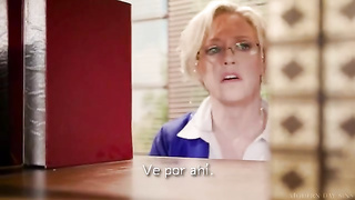 Dee Williams sub 4 video