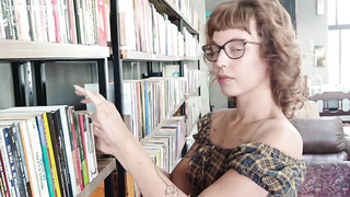 Passou a roula na bliniotecaria safada