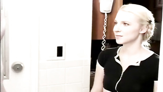 Joven rubia anal interracial gran pene