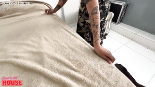 Tatuada peluda gostosa 2