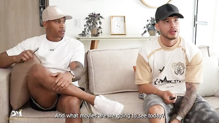 Novia Colombiana tiene sexo con mi amigo mientras cocino