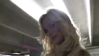 Miss styles sex on public