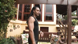 Ela ficou devendo dinheiro pro cafetão