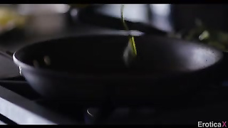 Lana Rhoades Sal e Pimenta Legendado