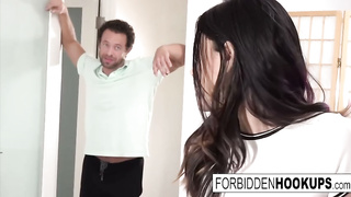 Estudiante universitaria caliente se folla a su tio - Harmony Wonder